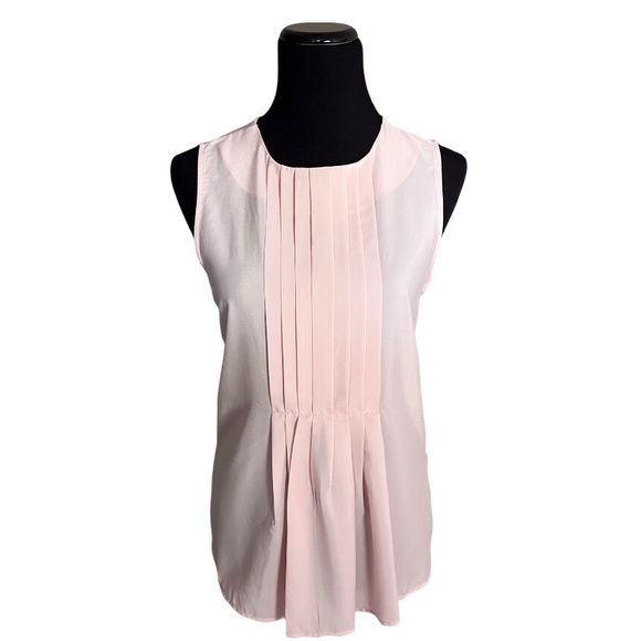 Banana Republic Tops - Banana Republic Sleeveless Top Size Small